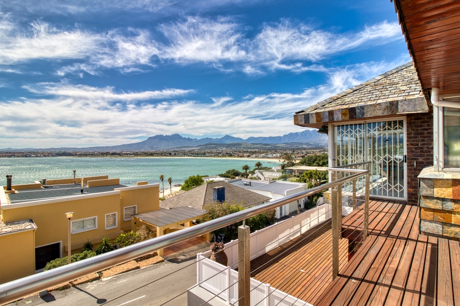4 Bedroom Property for Sale in Gordons Bay Village Western Cape